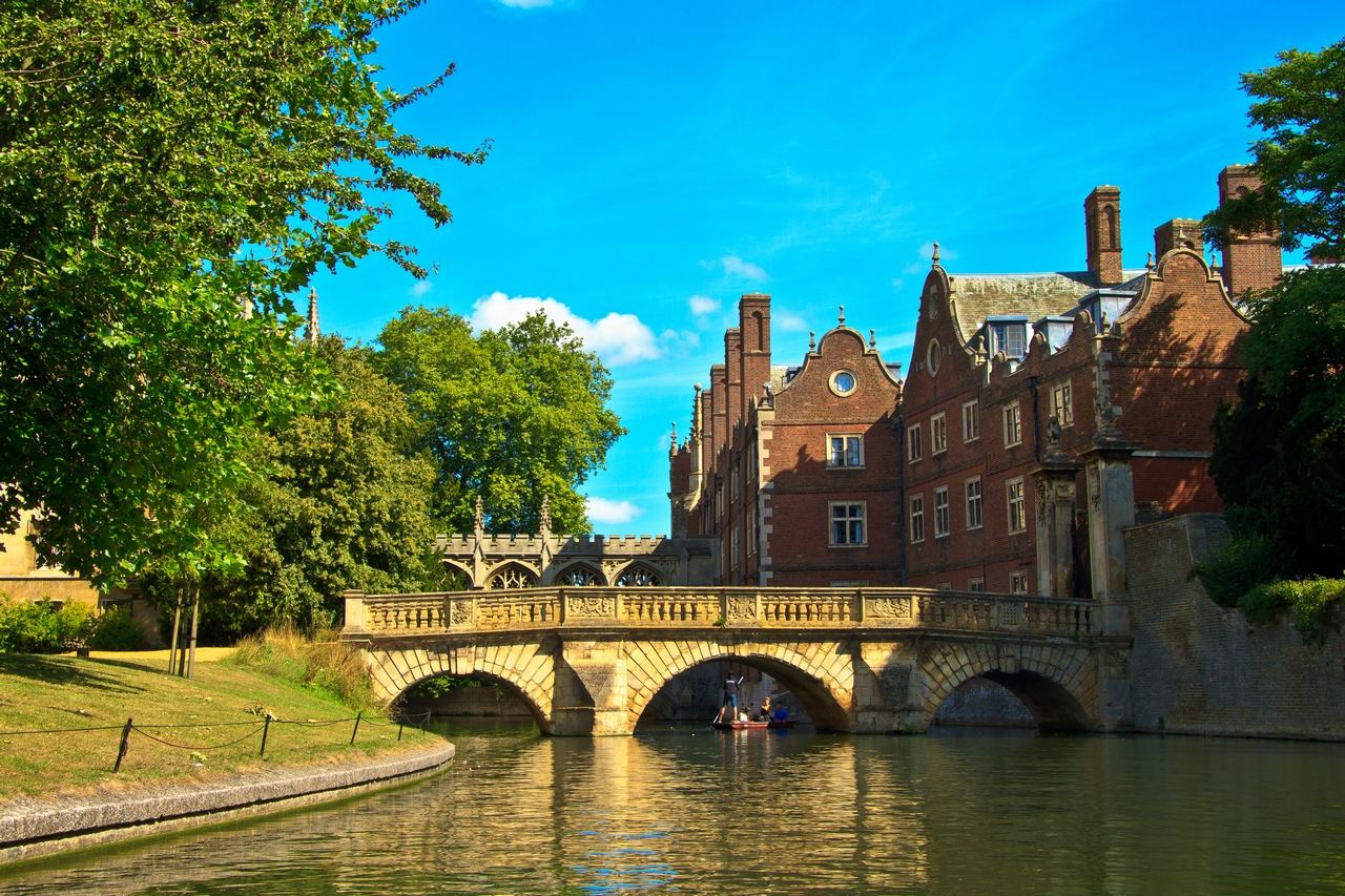 euro剑桥欧语中心学院 常年课程(uk015 雅思备考强化)